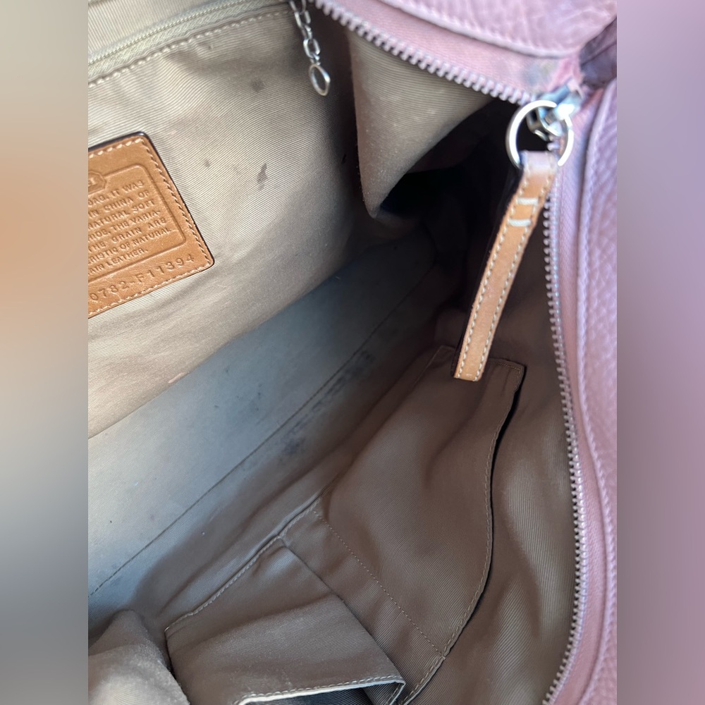 Coach Large pebbled leather Hobo bag in soft pink. - Picture 9 of 17